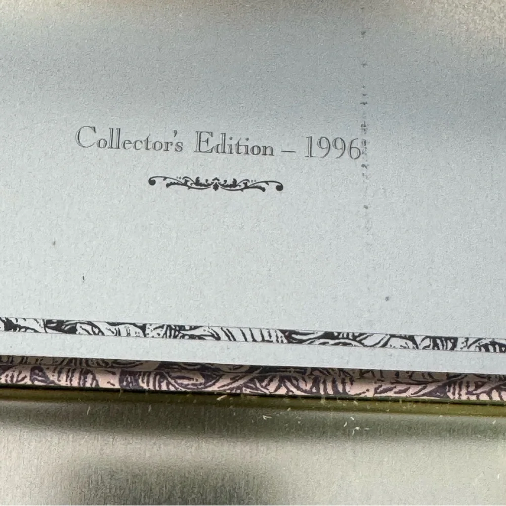 1996 Doral Cigarettes “Tobaccoville NC” Collector’s Edition Advertising Tin‎